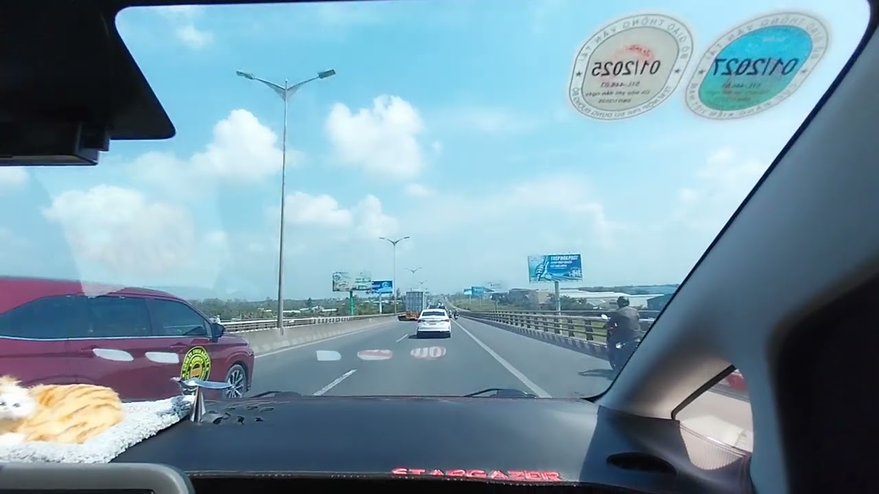1 Vùng Mây Trắng Bay Đi Tìm Nhau...