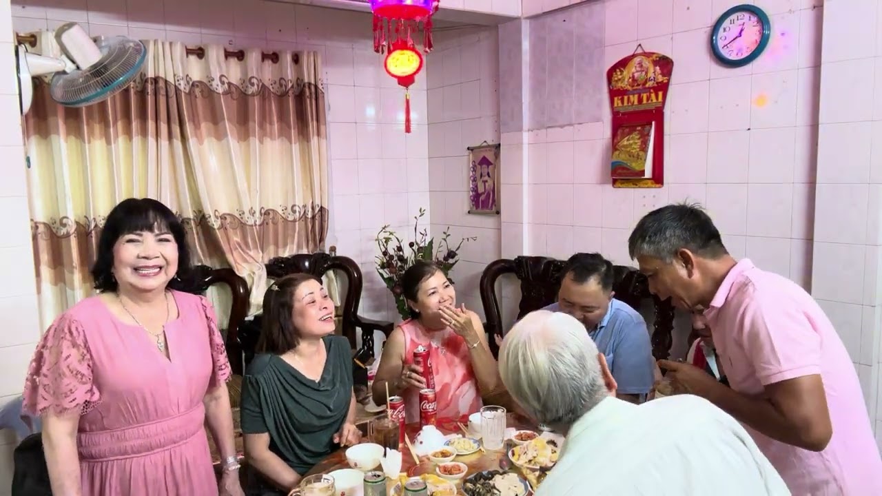 Dang o nha co Mau mung 2 TET 