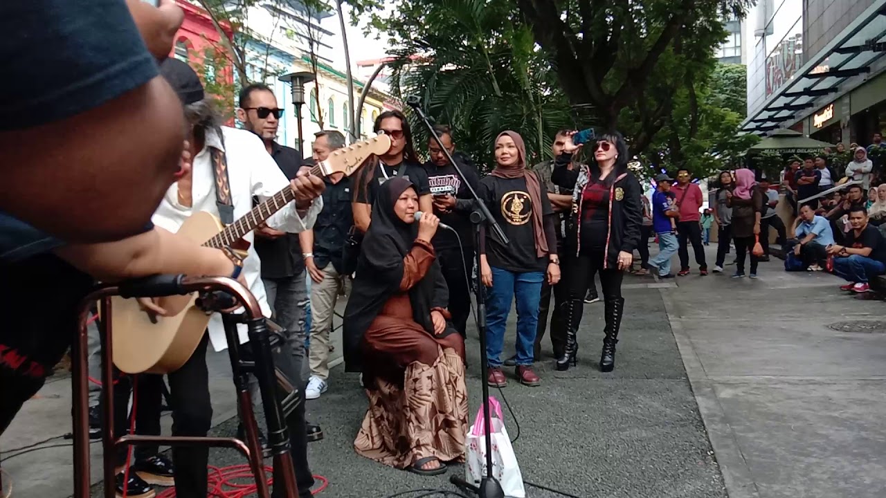 SHIMA TERINGIN MASIH PADU SUARANYA - LIVE AT SOGO WITH LORD N THE BOY -