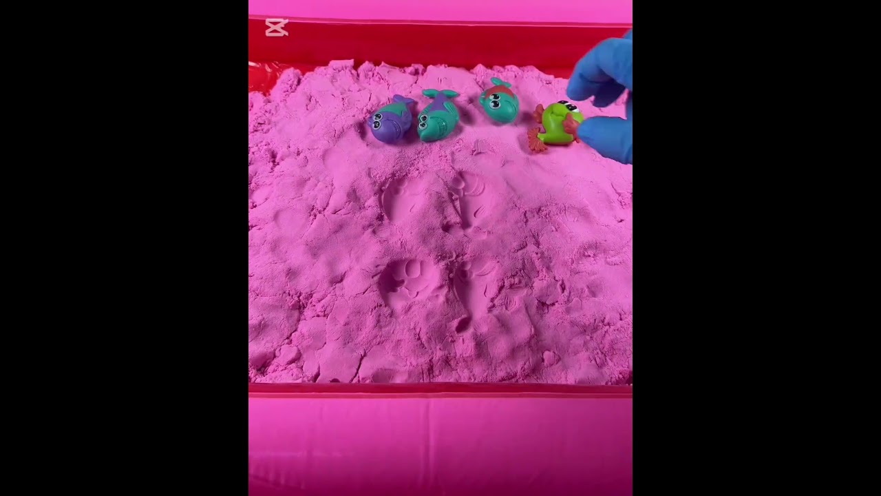 Melting Metal Surprise! Hidden Toys in Play Sand