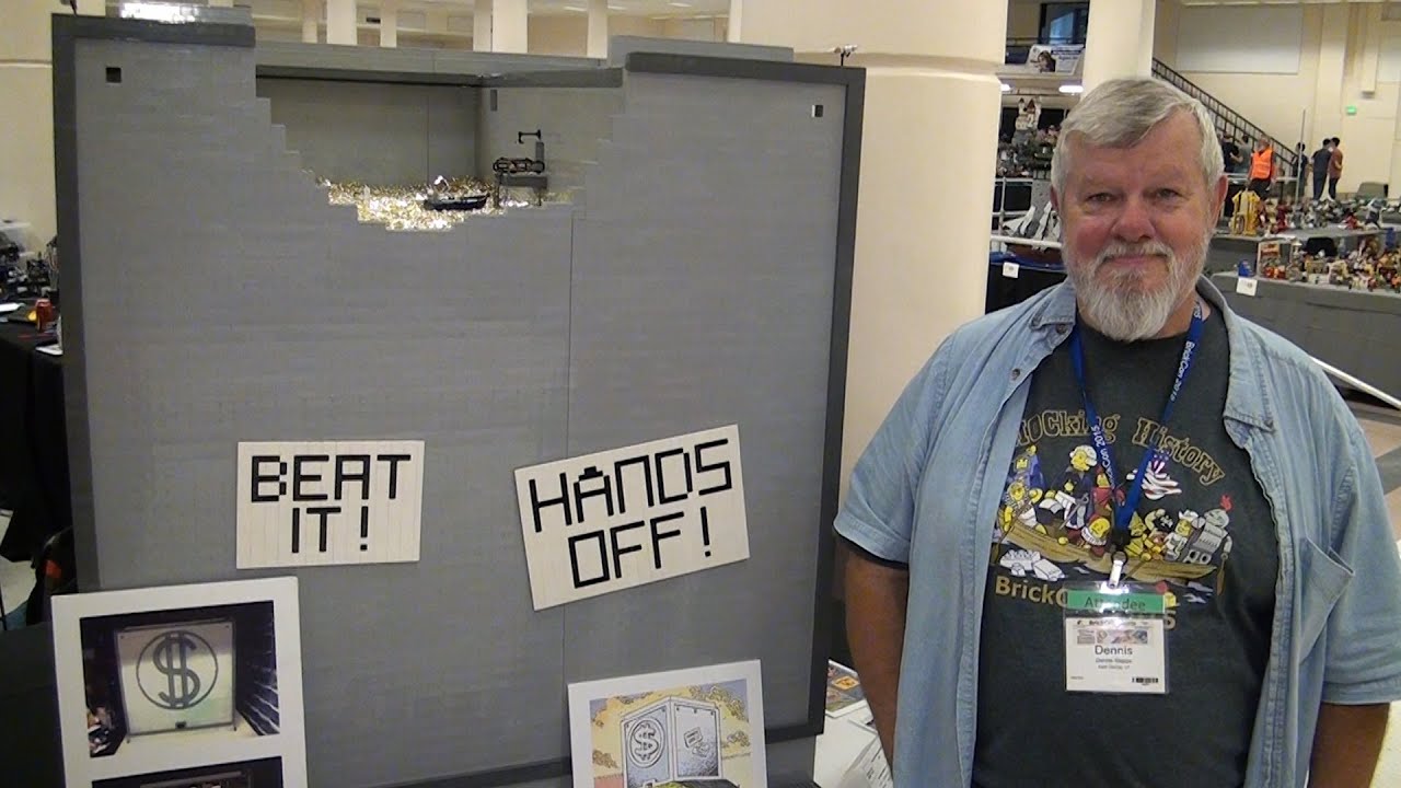 Giant LEGO Scrooge McDuck money bin – BrickCon 2015