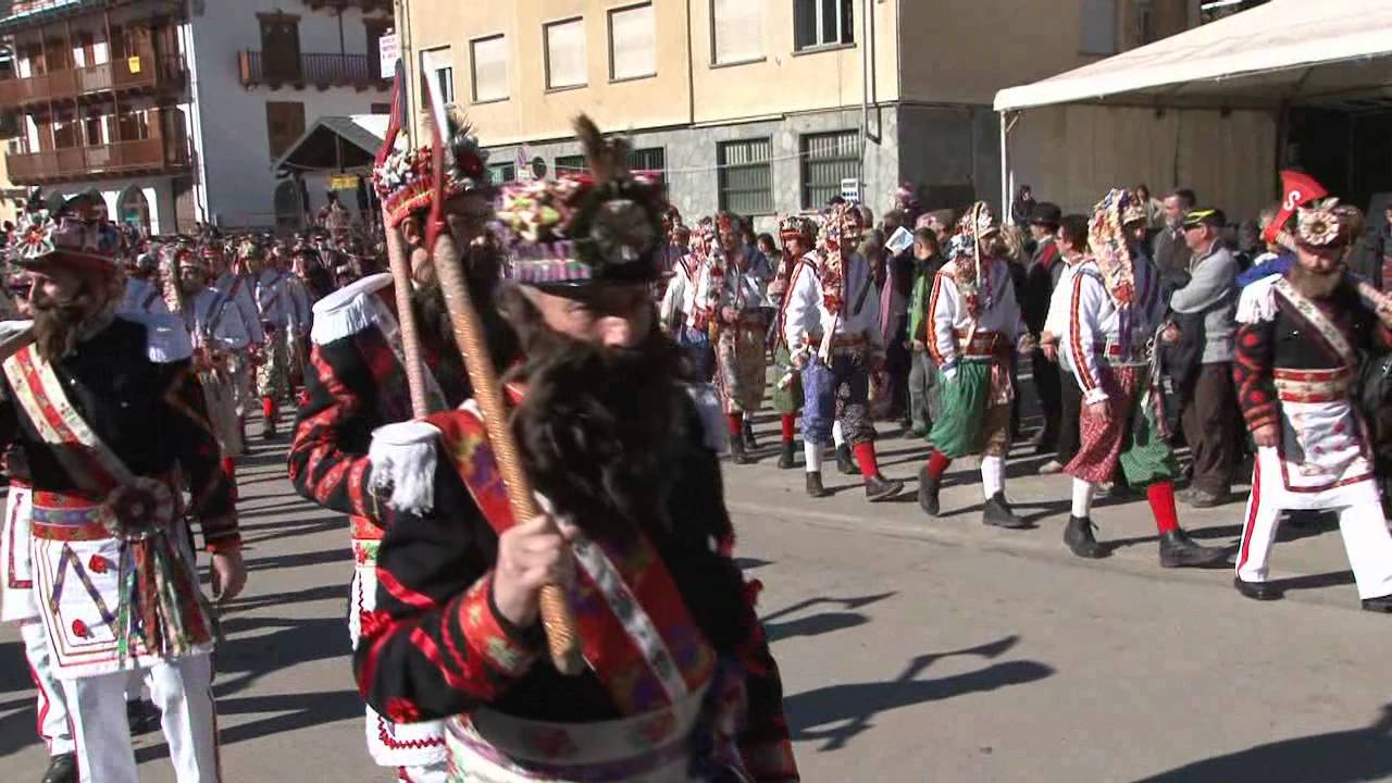 Sampeyre(CN),Ba&igrave;o 2012 Grande Sfilata.