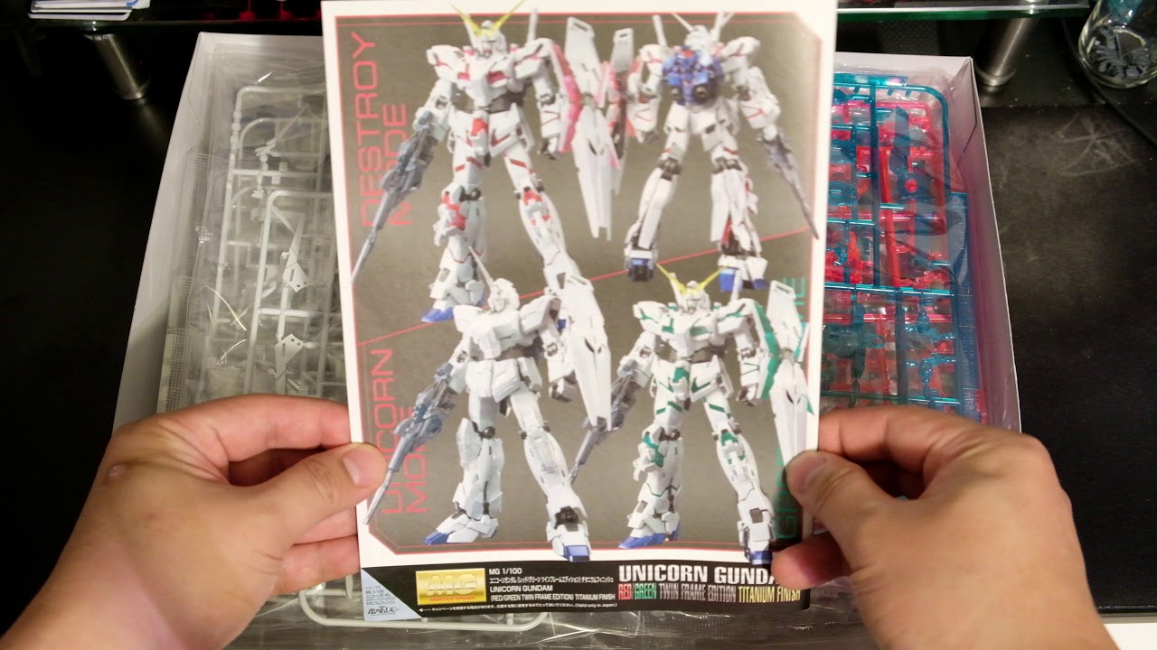 Gundam Unicorn RX-0 Master Grade Titanium Finish Unboxing in 4K