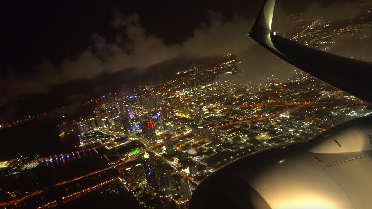 BREATHTAKING 4K Night Takeoff Miami — American Airlines 737-823 — N885AN
