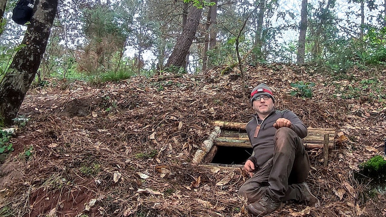 24 Hours to Build a Shelter | Build a Well-hidden Underground gallery All in one day !