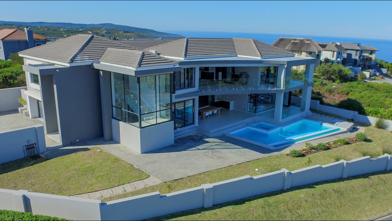PROPERTY FOR SALE IN KNYSNA, Pezula Golf Estate | RXEB-3597