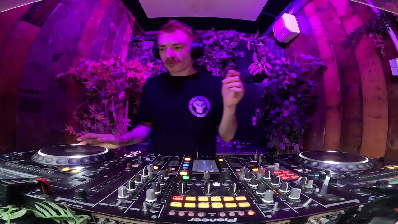 SHIRLEY BASSY // SWITCH MIX