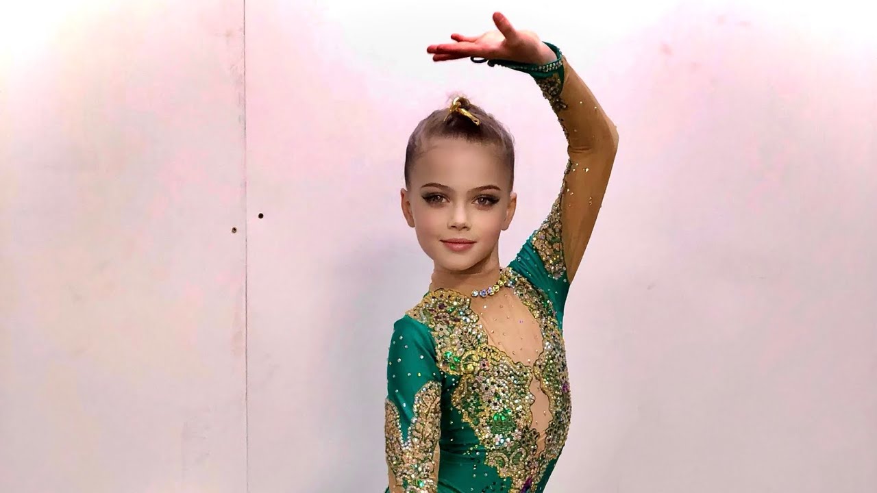 Сербенюк Жозефина 8 лет,   СШОР им.Ляпкина 3 сп разряд по фигурному катанию