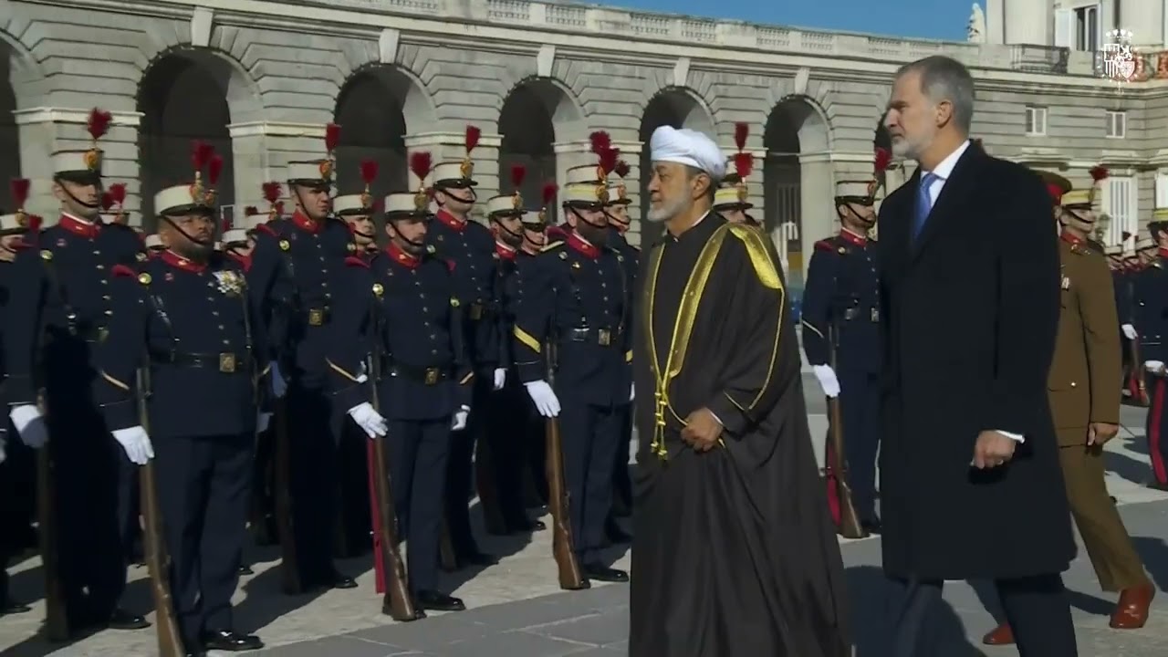 Los Reyes reciben en el Palacio Real de Madrid al Sultán Haitham Bin Tarik, Sultán de Omán
