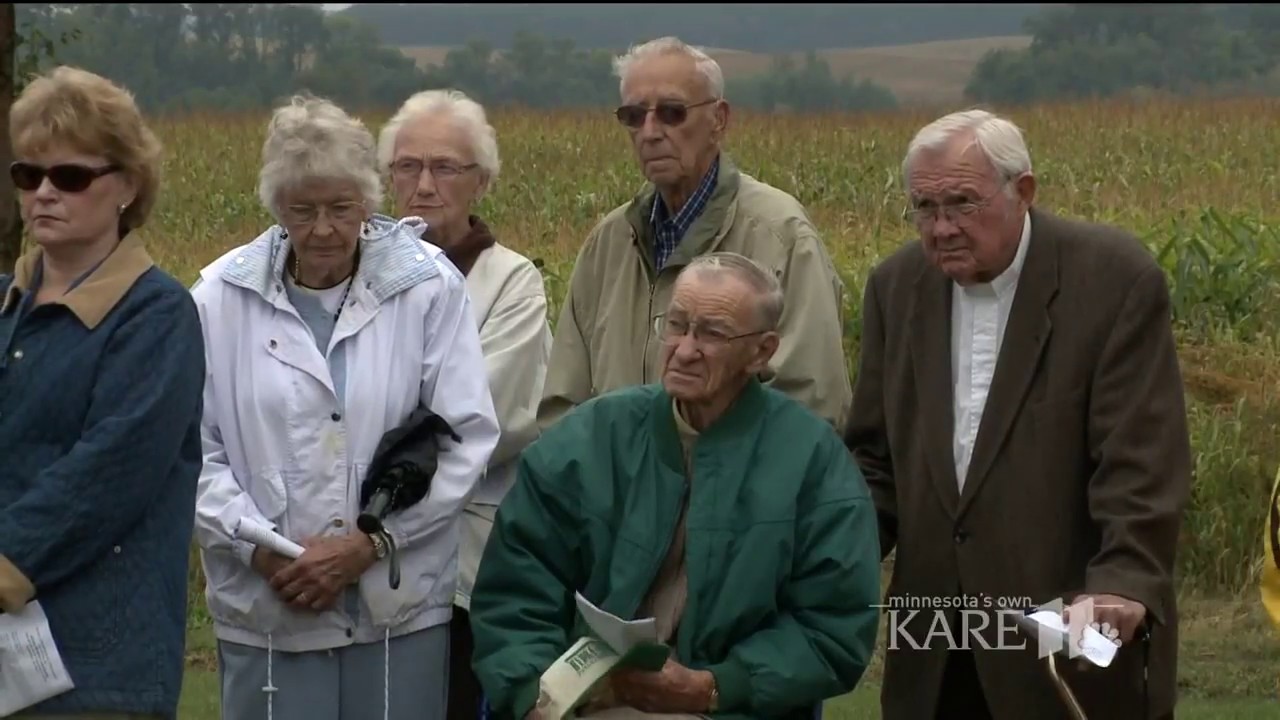 Land of 10,000 Stories: The man buried outside the cemetery fence