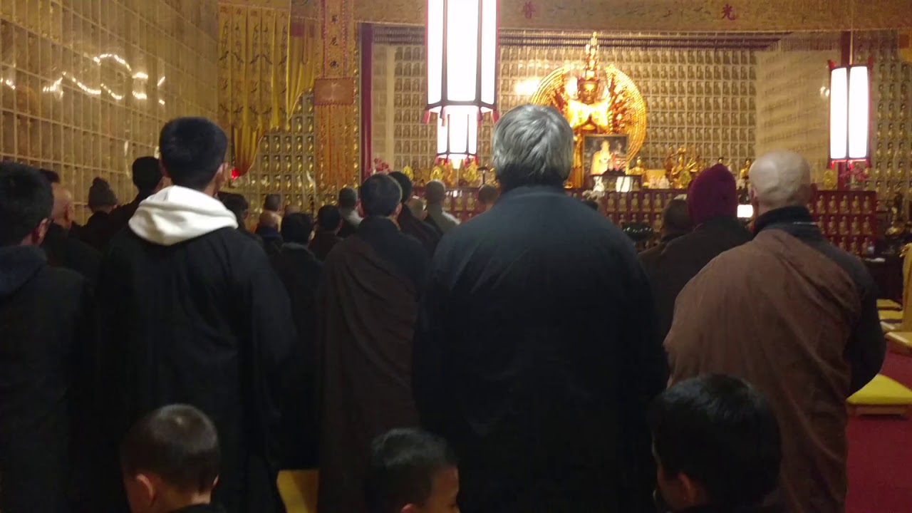 Praying at City of 10 thousands Buddhas