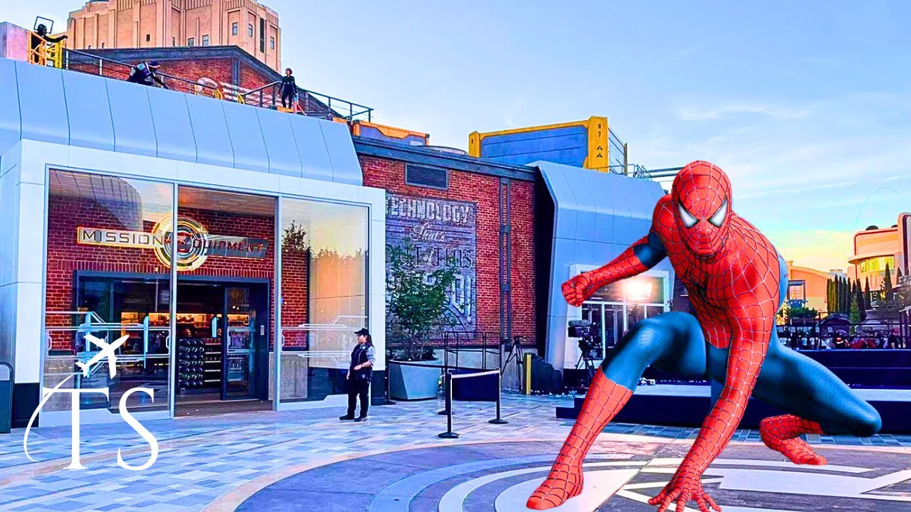 AVENGERS CAMPUS MISSION EQUIPMENT SHOP TOUR | MARVEL SHOPPING AT DISNEYLAND PARIS DECEMBER 2024 [4K]