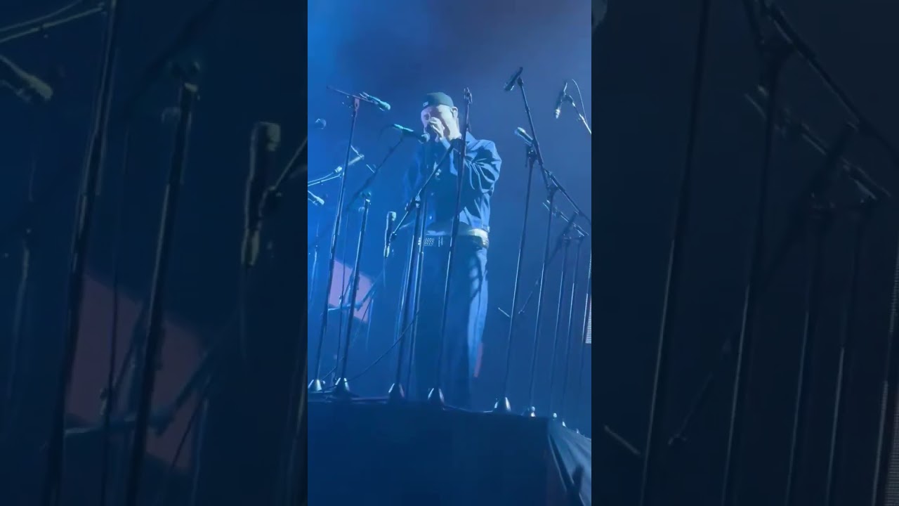 Laroi performing “MAYBE I’M WRONG” for the very first time tonight at the Australian Open 🥹
