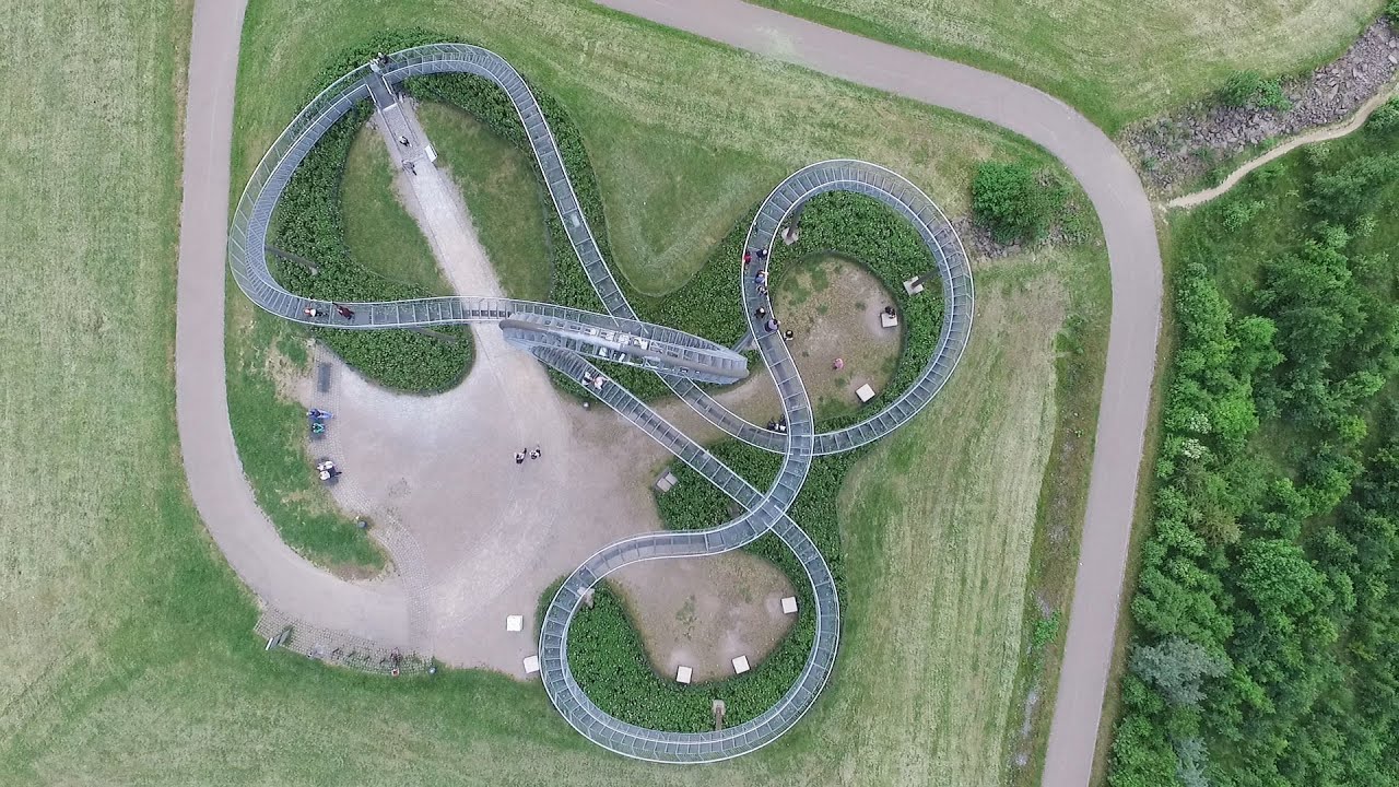 DJI Phantom 3 Adv Flug an der begehbaren Achterbahn Tiger and Turtle