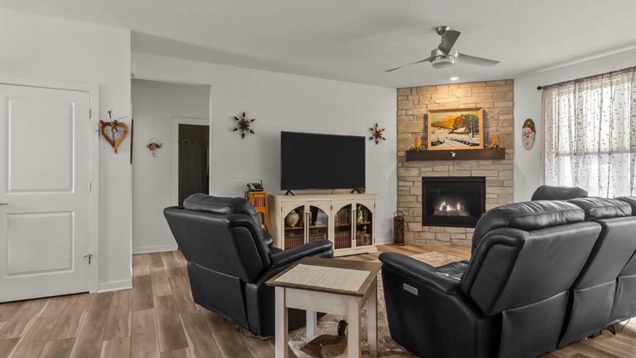 2689  Mapleton  Ave, East Troy Wisconsin 53120 - $609,900 with 3 beds  and 1,664 square feet