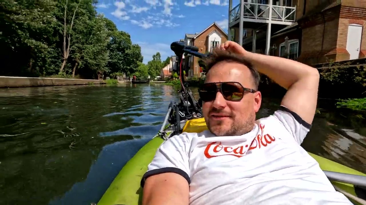 Kayaking in Weybridge, River wey