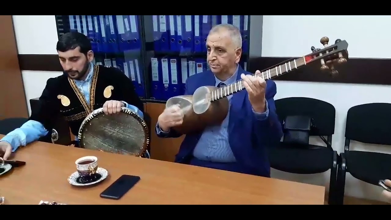 Xanəndə Sabir Hüseynov, tar Rövşən Zamanov, kamança Rafiq Paşayev