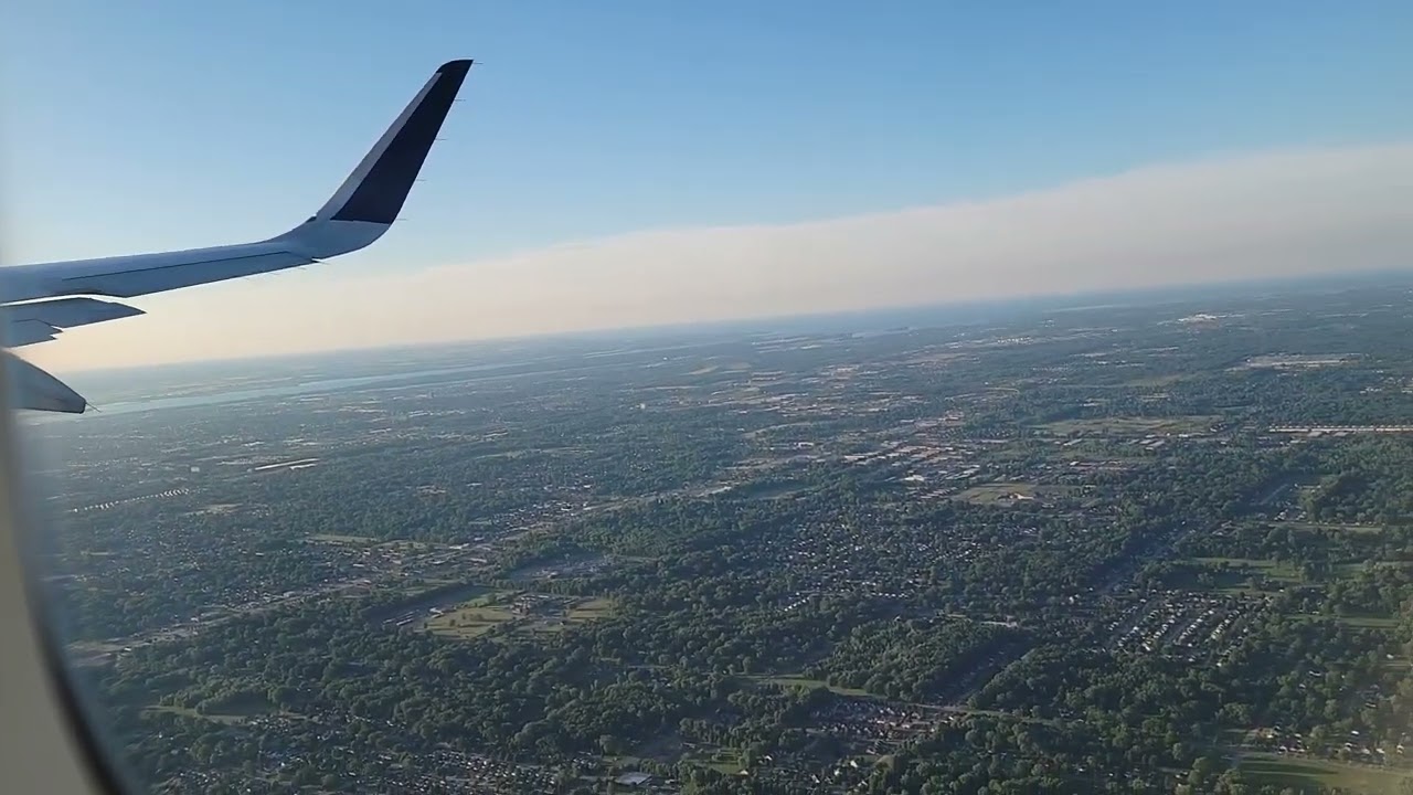 Flying Delta Airbus A321 from Detroit to Boston - Takeoff and Landing