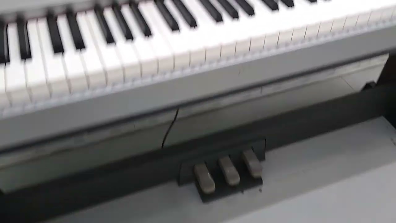 Yamaha DGX-640 stock number 22070