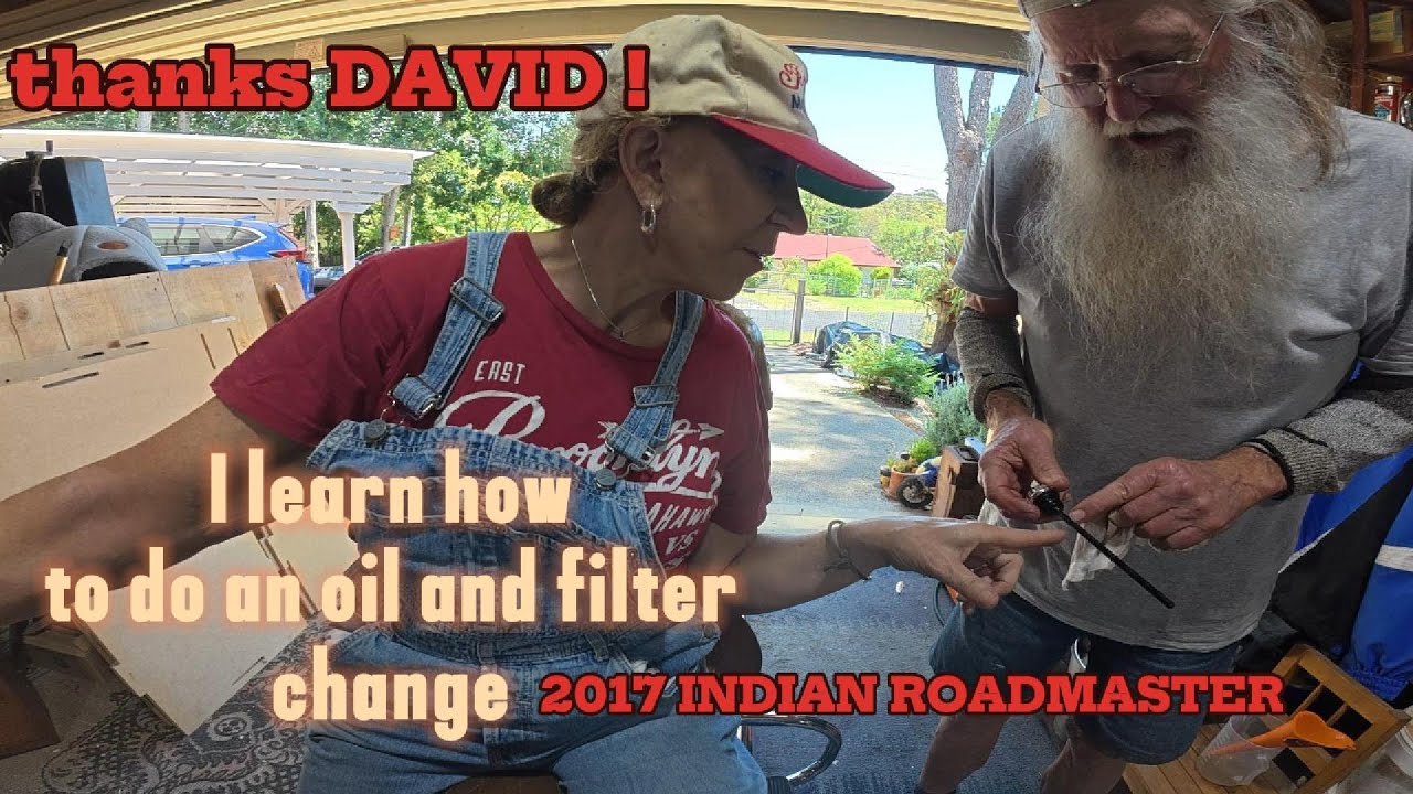 Замена масла и фильтра на моем Indian Roadmaster... Я почти освоил это ремесло! Спасибо, Дэвид С.