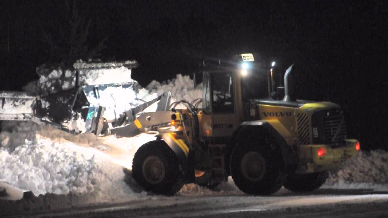 Volvo L60E with Flipperbucket | JCB 426E HT with STARK Diagonal plow