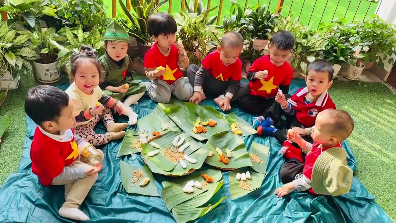 Bữa cơm hành quân mầm non lớp a1