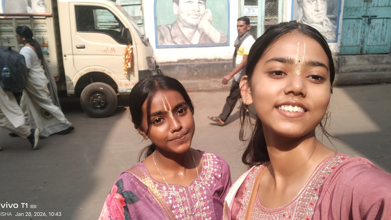 Visited mandir with friends 😀.....               #vlog #explore #likeandsubscribe #viral       