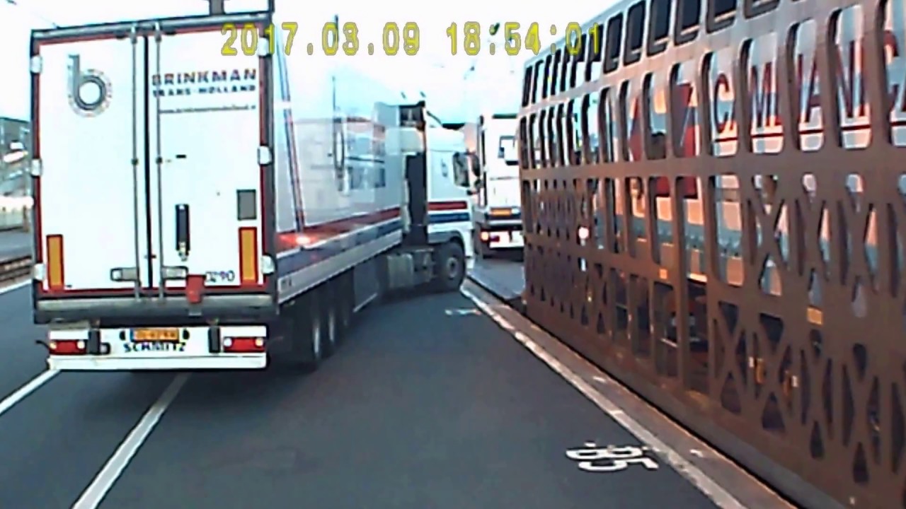 Entrando a eurotunel en camion, dashcam