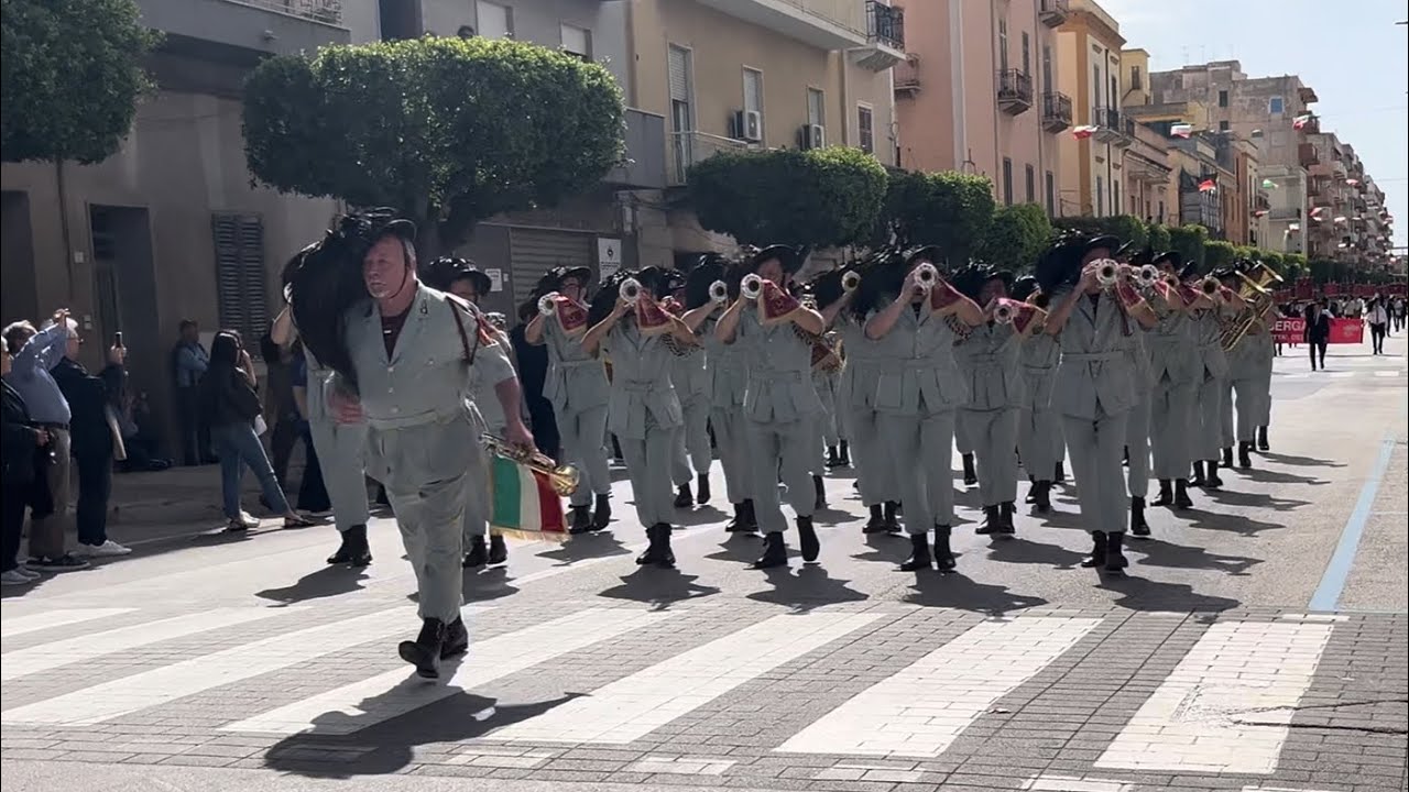 La Sfilata - Raduno Nazionale Bersaglieri Marsala 2025 - Fanfara Scattini di Bergamo