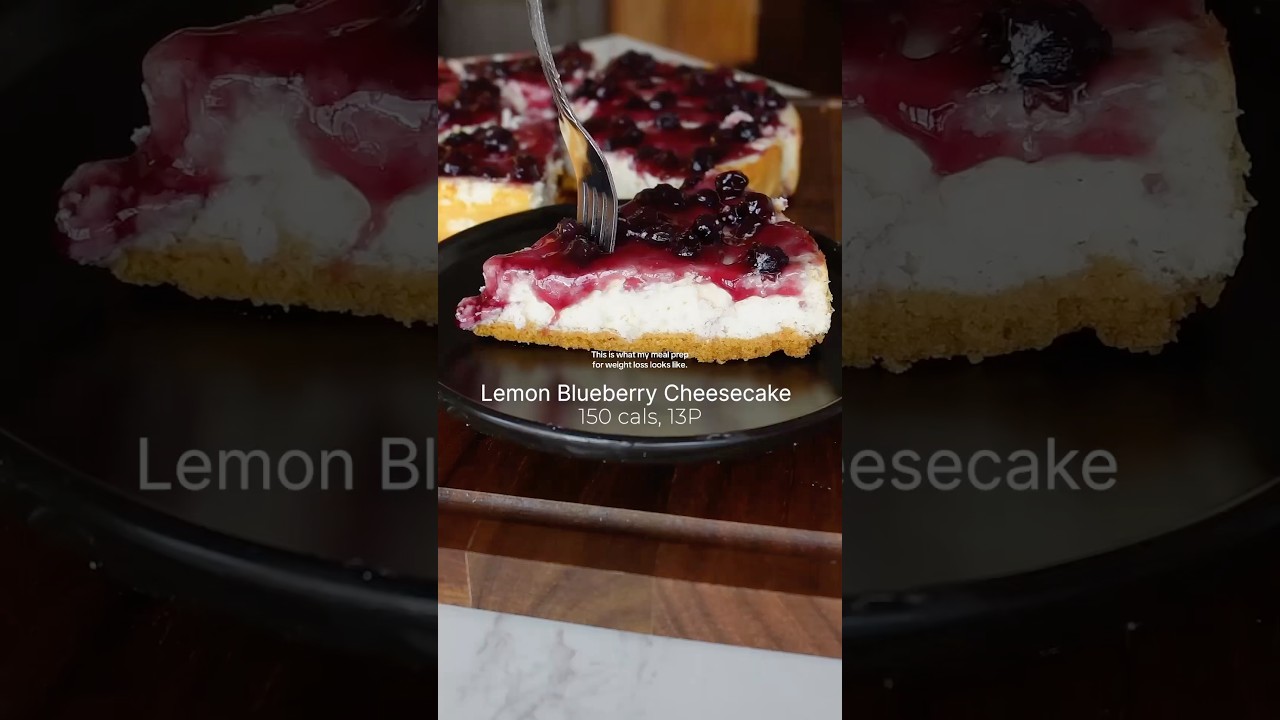 Съешьте лимонно-черничный чизкейк, чтобы достичь своей цели по потреблению белка 🫐🍋