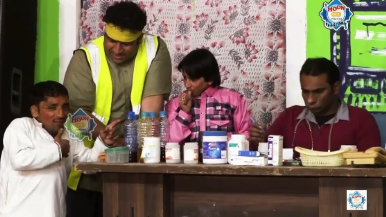 Azeem Vicky and Kodu with Nida Khan Stage Drama Siyasi Hospital Comedy Clip 2020