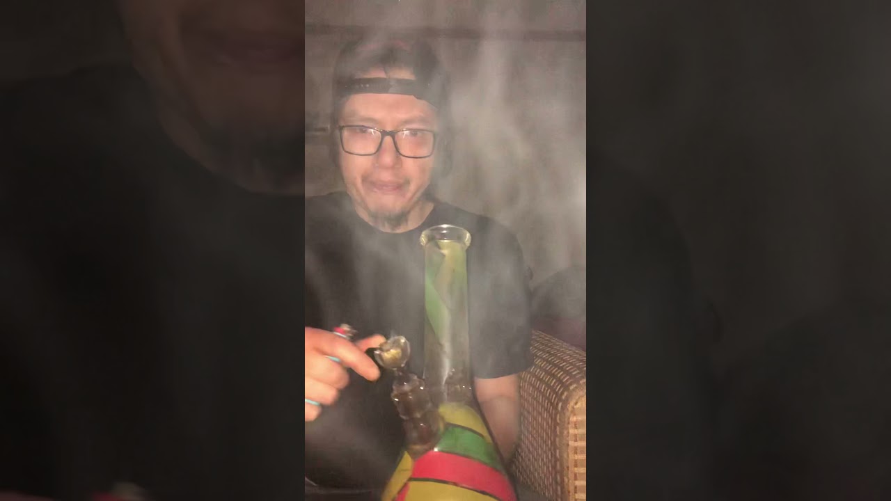 Late night bong rips 💨👍🏾