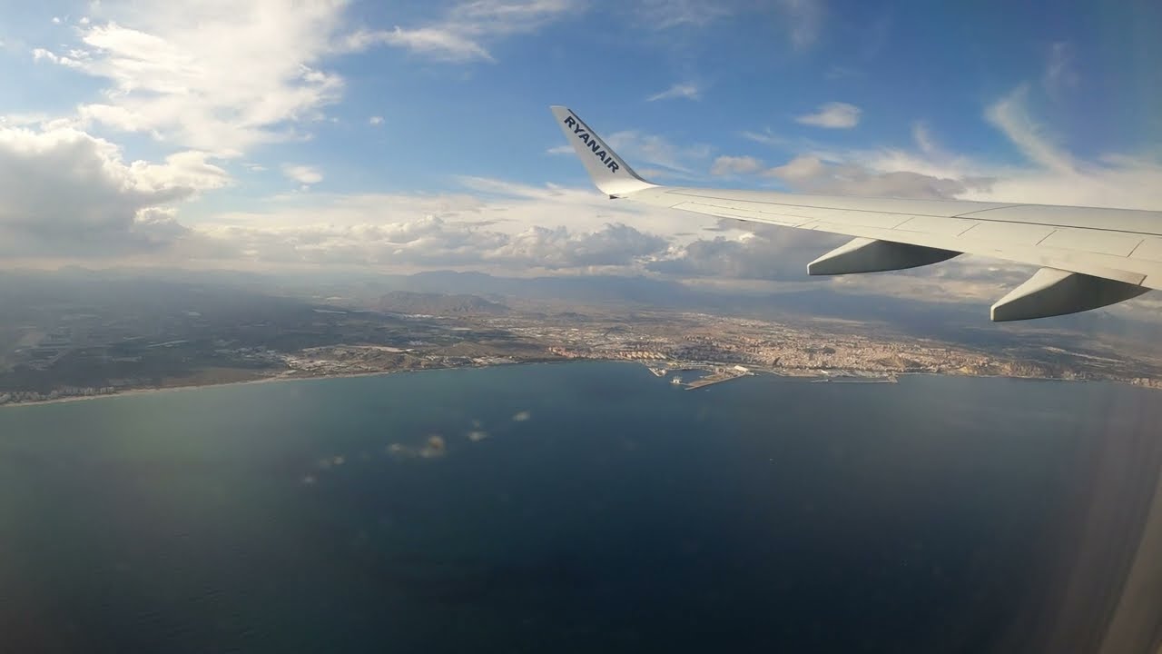 Ryanair Boeing 737 Take Off from Alicante , Spain