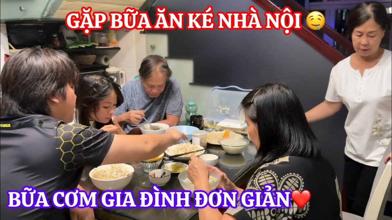 Ghé Nhà Nội ăn Cháo Bà Nội nấu và đi dạo chợ Tết Gần Nhà sau khi đi nhà Thờ về ❤️