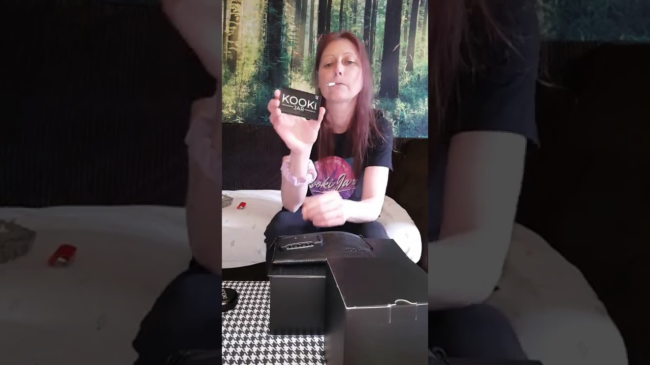 kookijars on the go travel stash pouch and accessories from Kookijars unboxing review