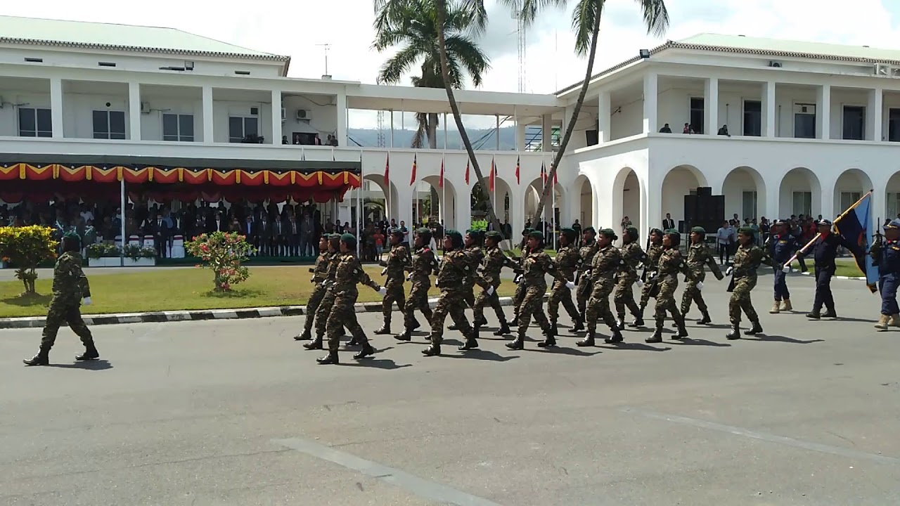 Perang antara FFDTL no PNTL l Parada de Armada