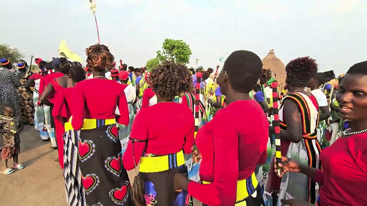 Malual Community women in preparation for the celebration of Malual-Chaat Boma. 