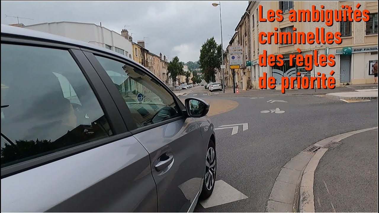 Sur la route, les ambiguïtés criminelles des règles de priorité