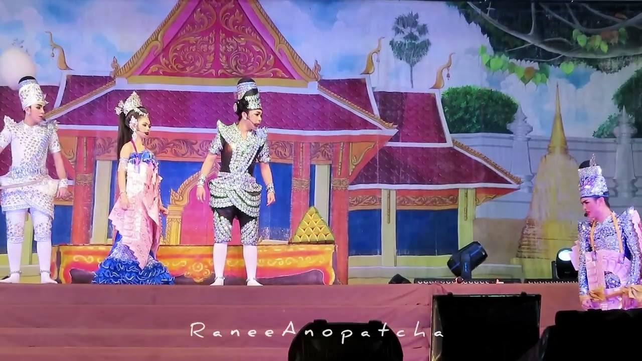 ฉากนี้พ่อตาด่าลูกเขยแต่ลูกเขยบอกรักลูกสาว พี่รักเดียวใจเดียวนะ แล้วนางเอกบอกรอของขวัญอยู่😝เอ๊ะยังไง