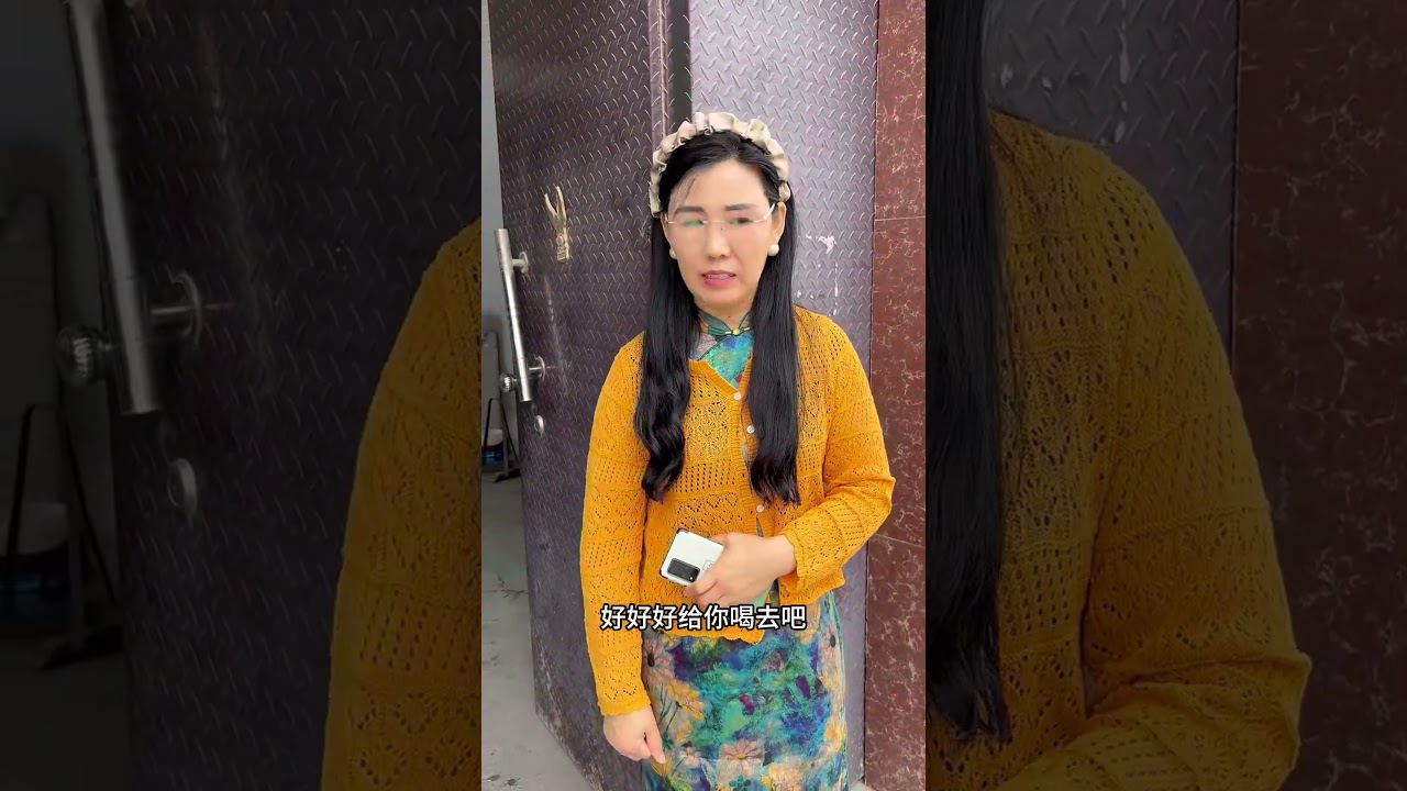 小凯花小一万块钱给姐姐买个手机，提前给姐姐过生日，安排礼物 #便宜好吃的零食 #我的乡村生活 #生日快乐