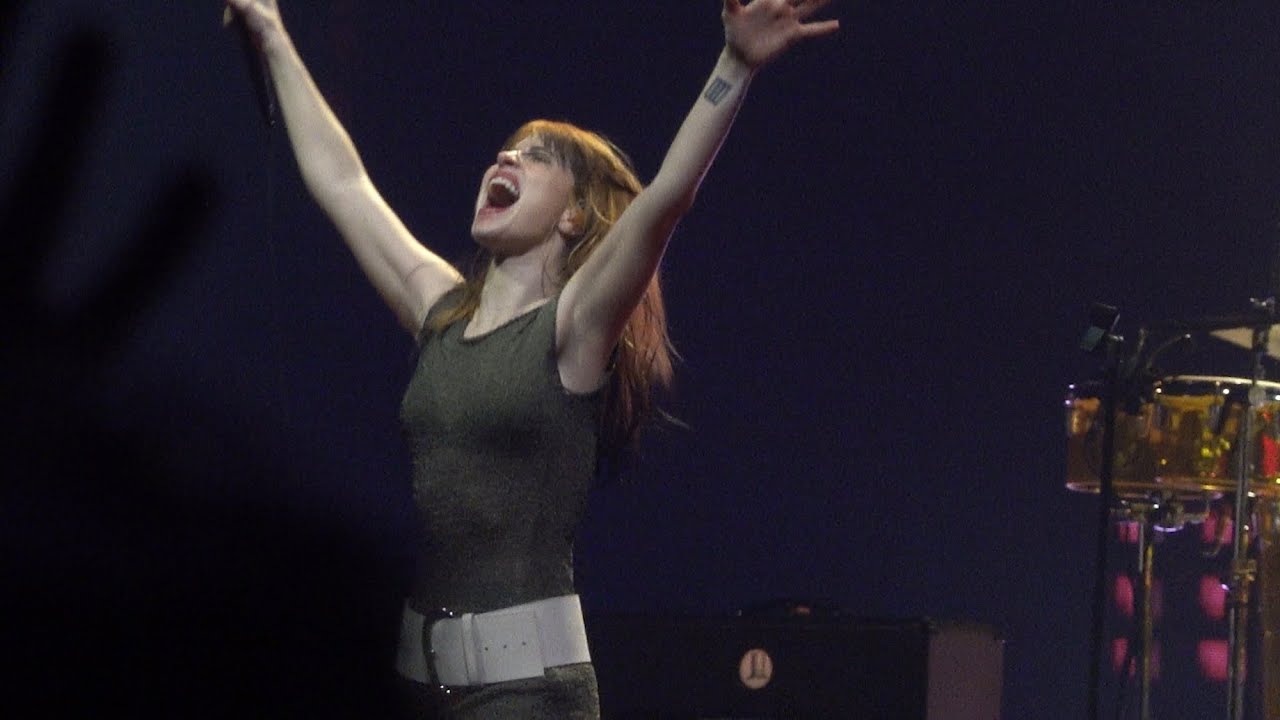Paramore - Crave (Live in Manchester)
