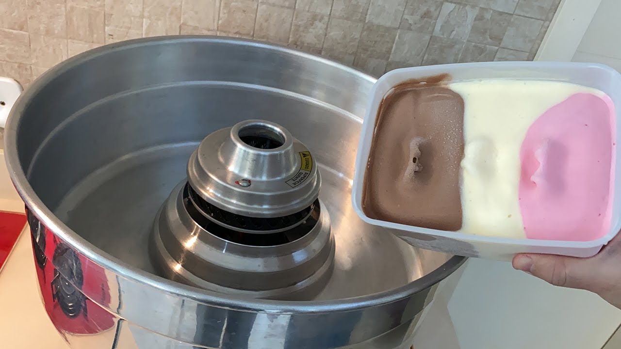 COLOQUEI SORVETE NA MÁQUINA DE ALGODÃO DOCE E OLHA O QUE VIROU!!
