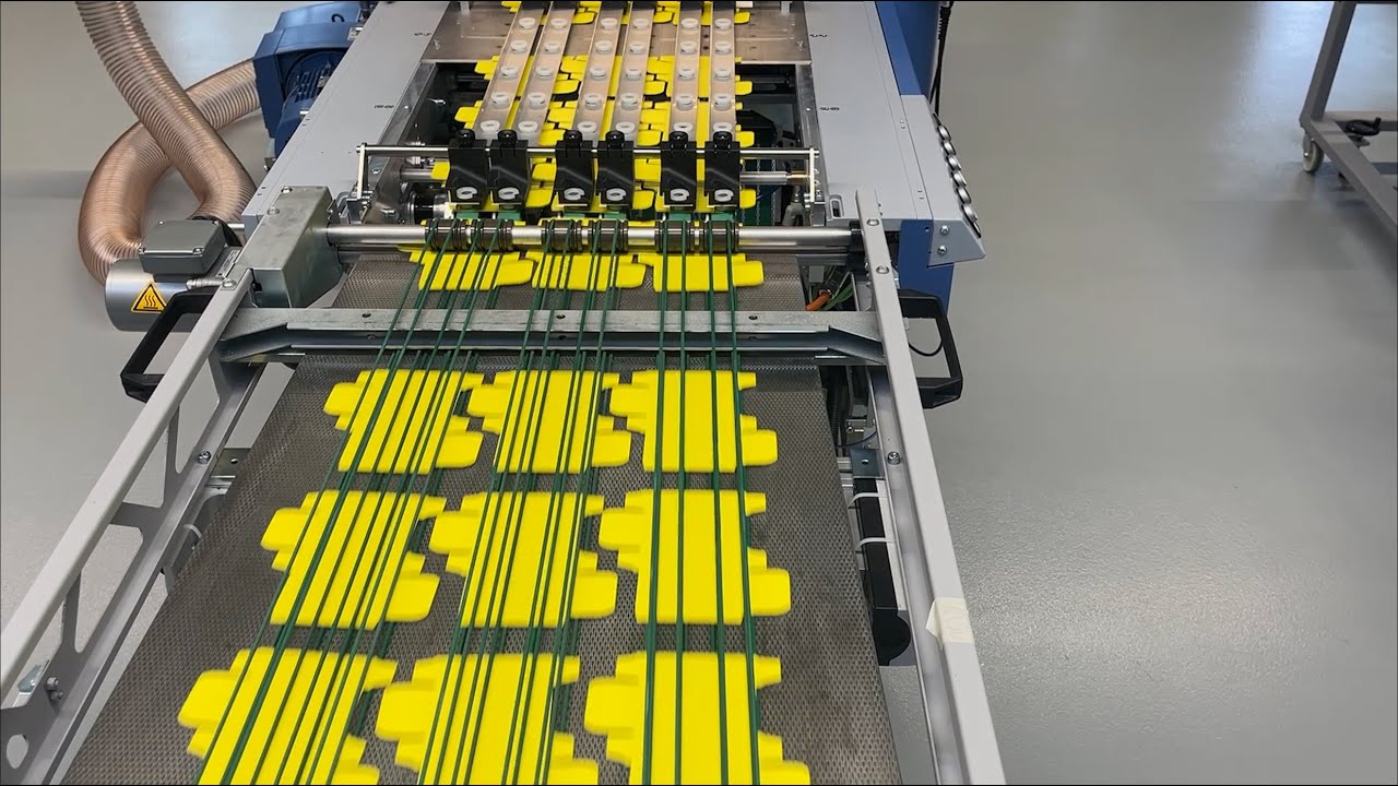 Die-Cutting Nested Folding Cartons - Stanzen von verschachtelten Faltschachteln