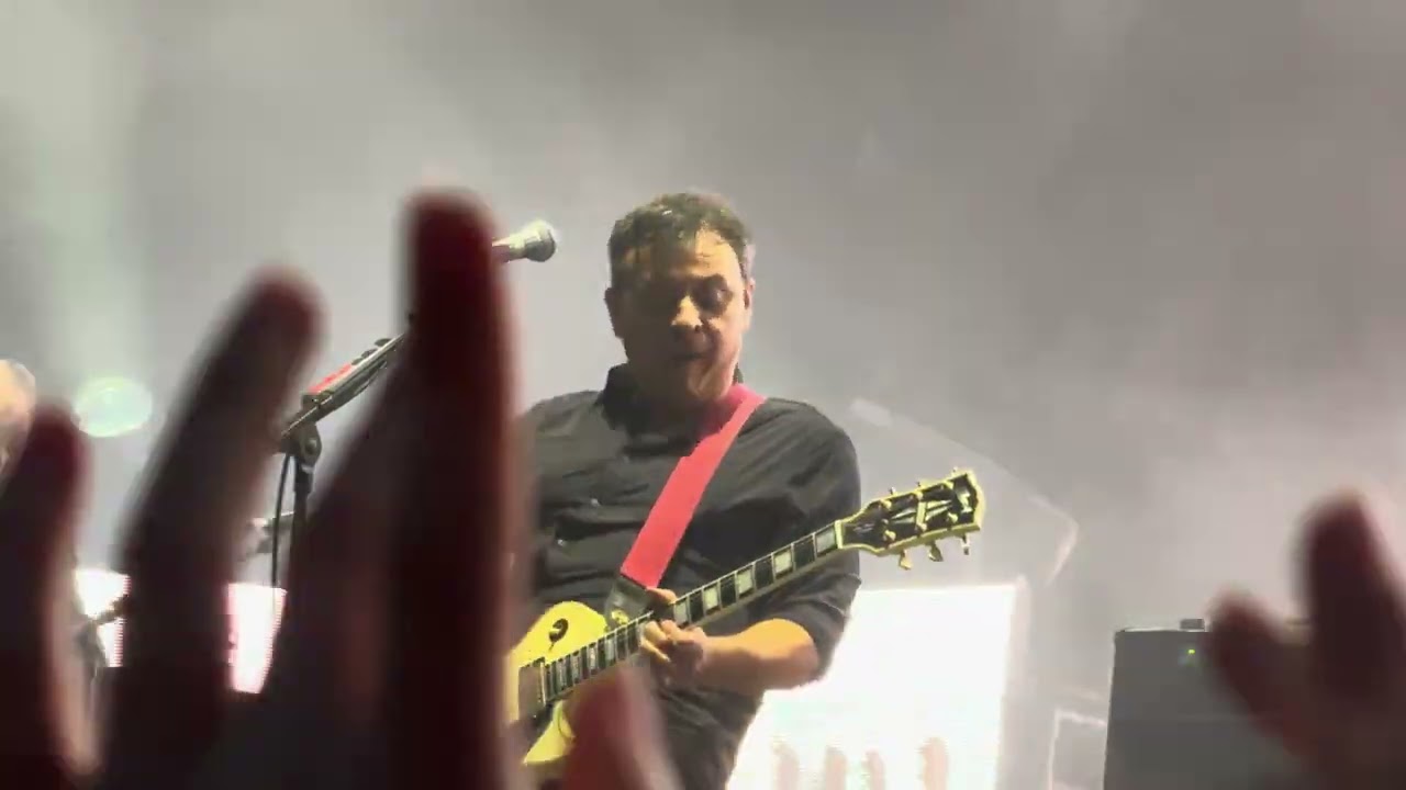 MANIC STREET PREACHERS - MOTORCYCLE EMPTINESS - CARDIFF CASTLE - 05.07.24