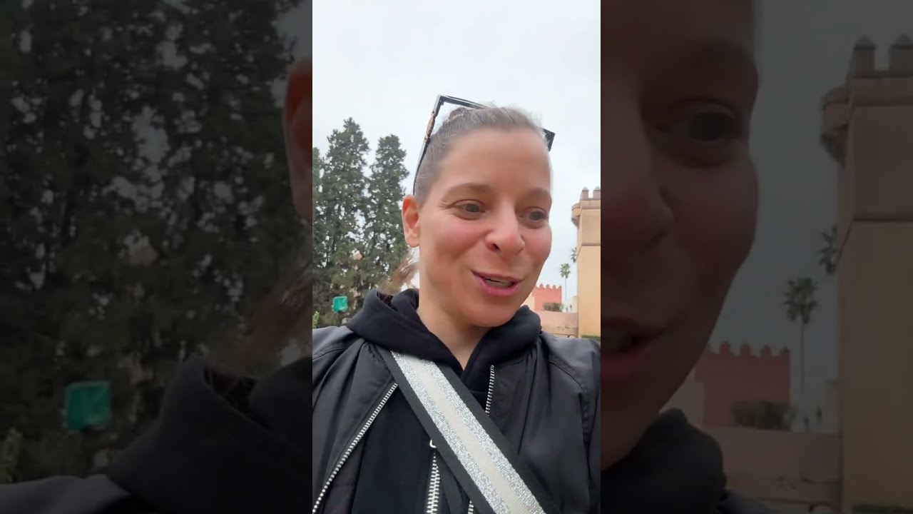 Проживаю в Севилье, Испания.