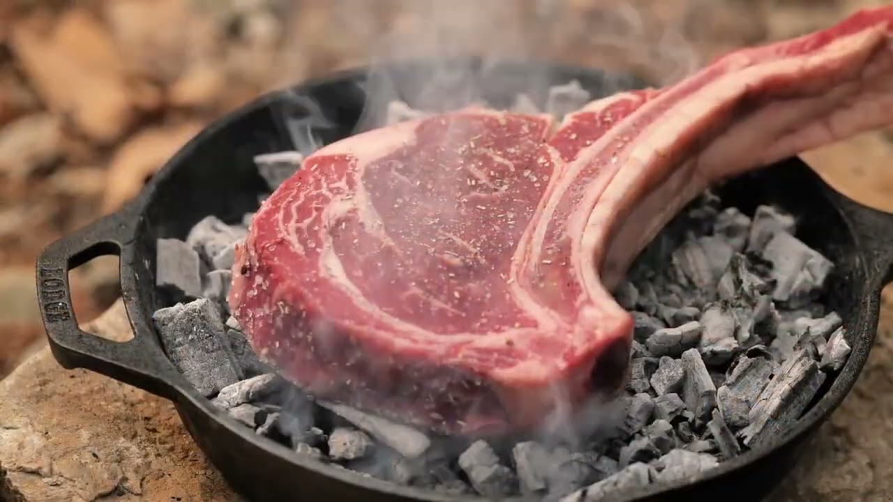 Food tastes better outdoors! 🔥 Fresh air fire-cooked meals and nature’s magic 