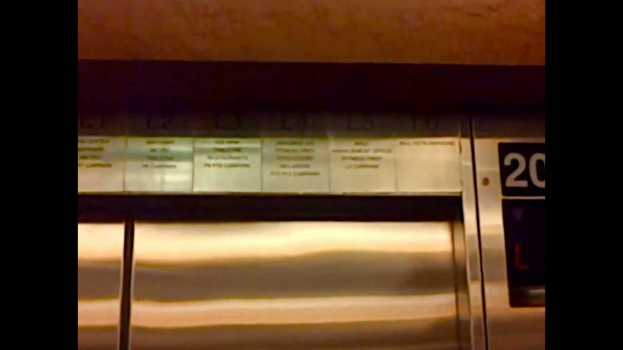 Mall Taman Anggrek, Jakarta: LG Traction Elevator (P20)