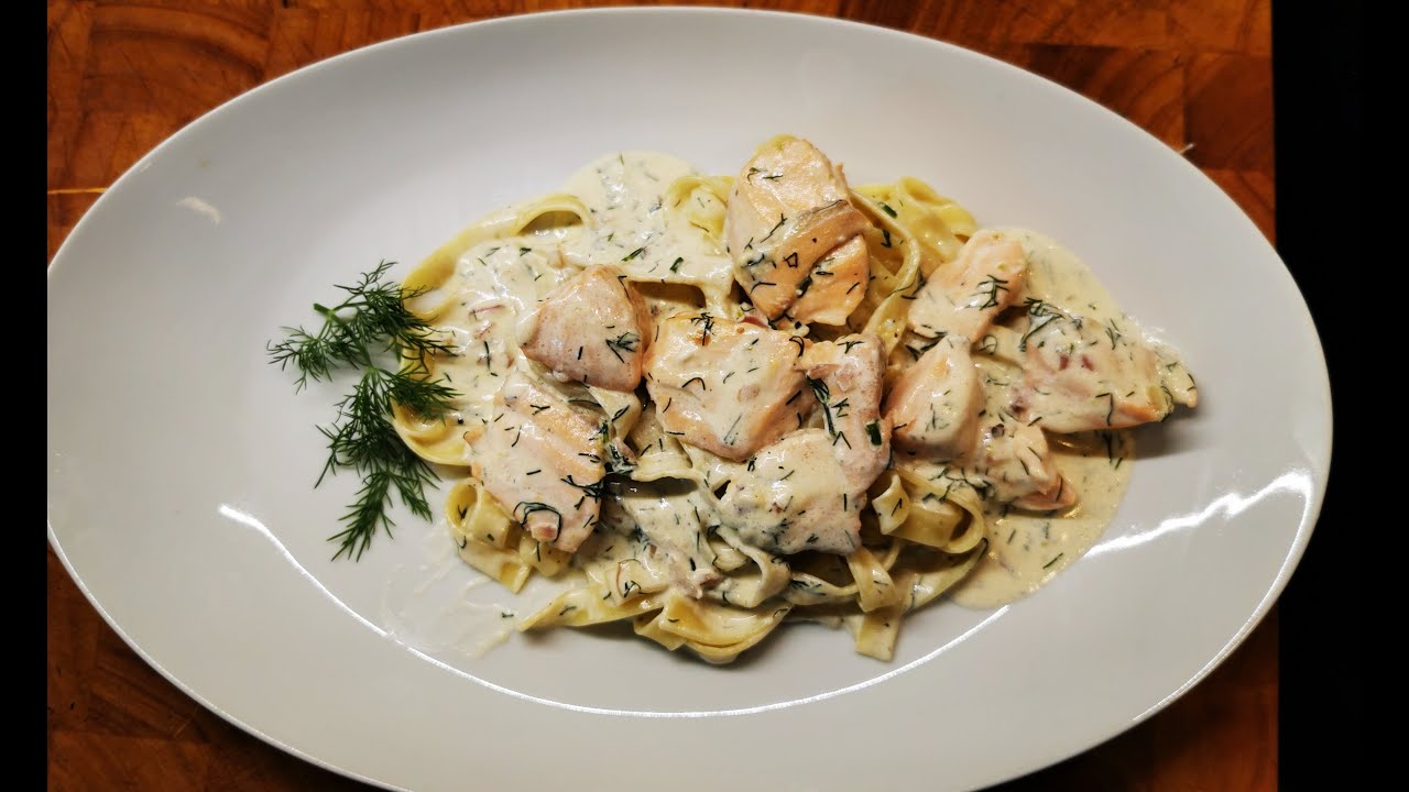 Lachs in Sahnesauce mit Bandnudeln