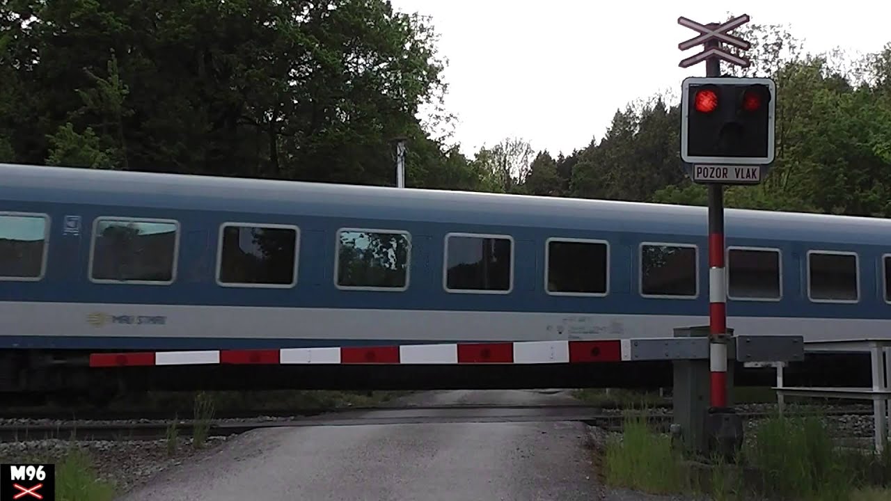 Železniční přejezd Březová nad Svitavou #2 [P6825] - 15.5.2015  / Czech railroad crossing