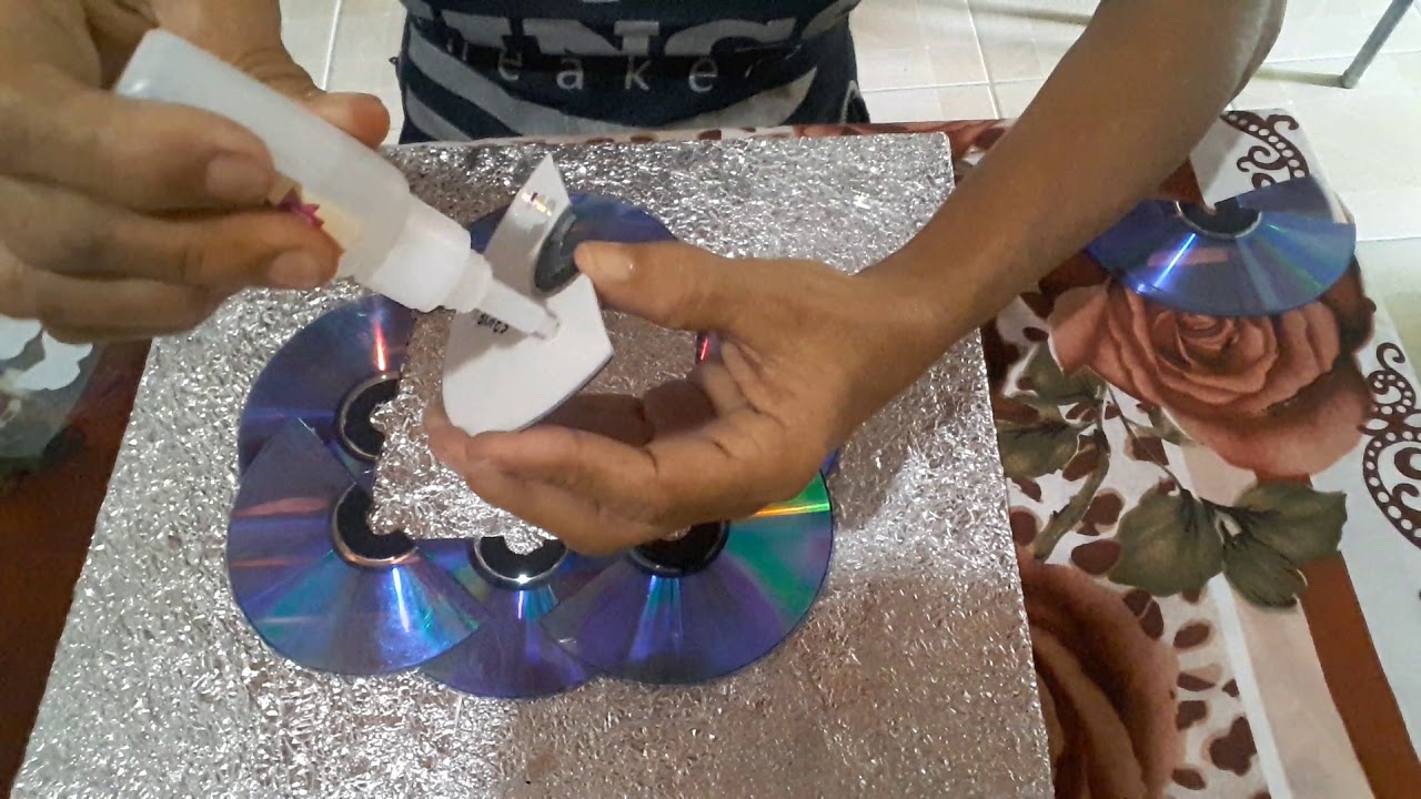 Quadro criativo,Feito com CDs e papel alumínio